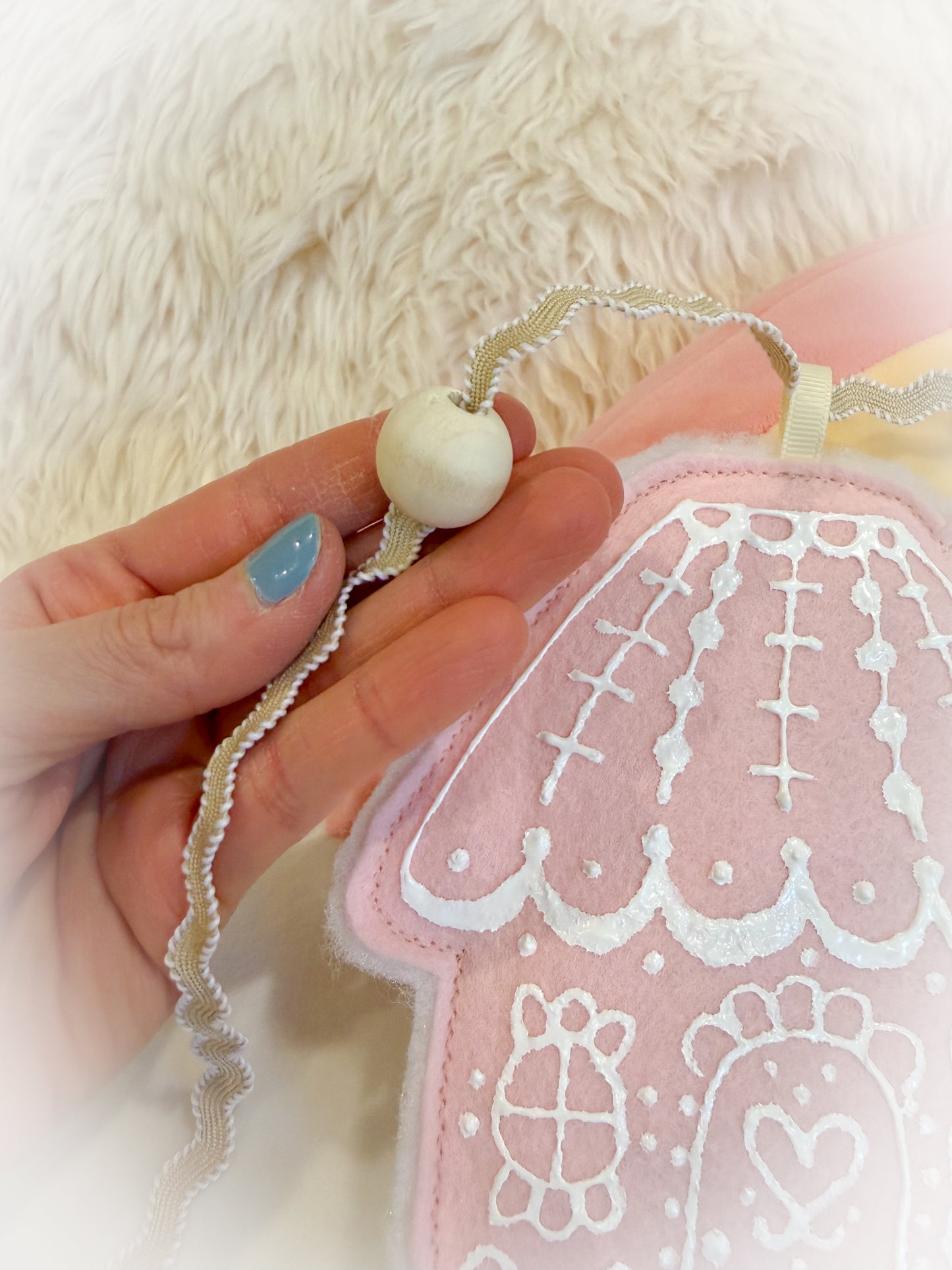 BeanTown Buddies® Pastel Gingerbread Garland