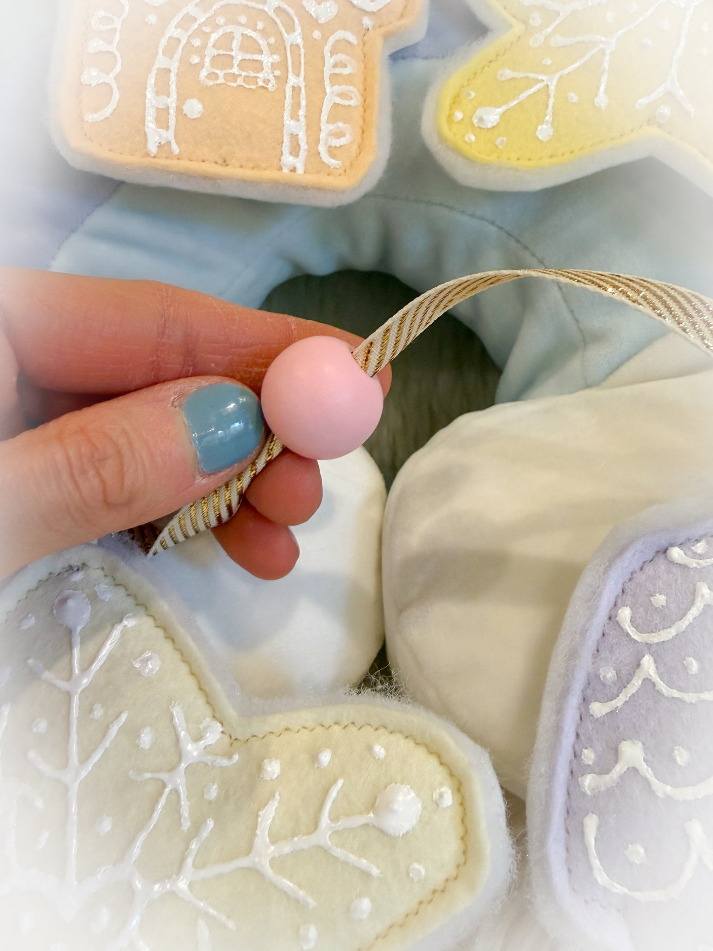 BeanTown Buddies® Pastel Gingerbread Garland