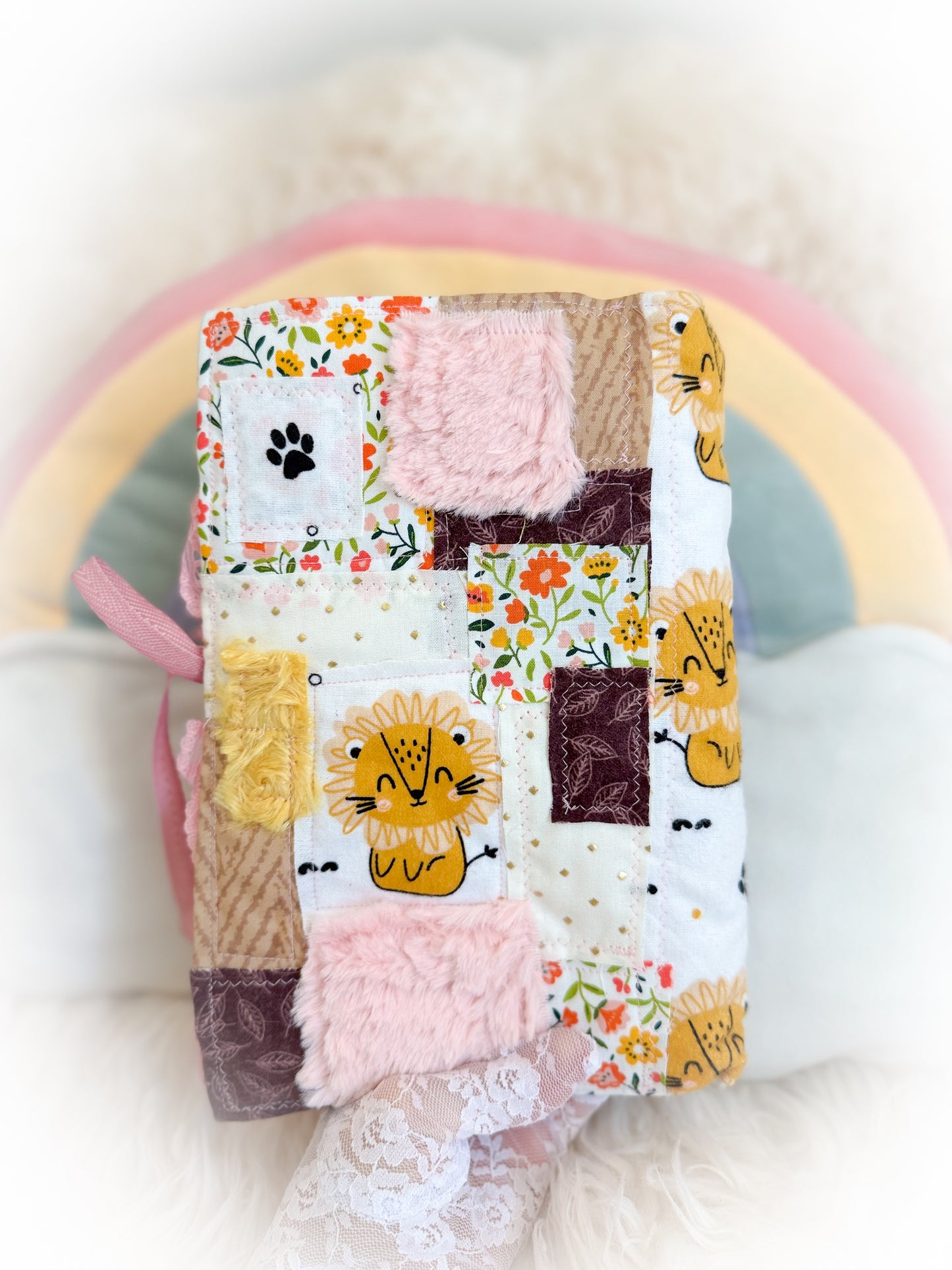 BeanTown Buddies® Quilted Lion Junk Journal