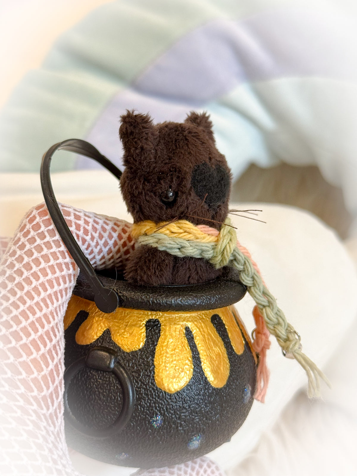 BeanTown Buddies® Teeny Cauldron Kitti