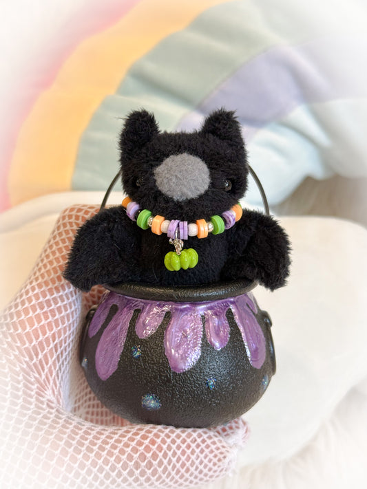 BeanTown Buddies® Teeny Cauldron Bati