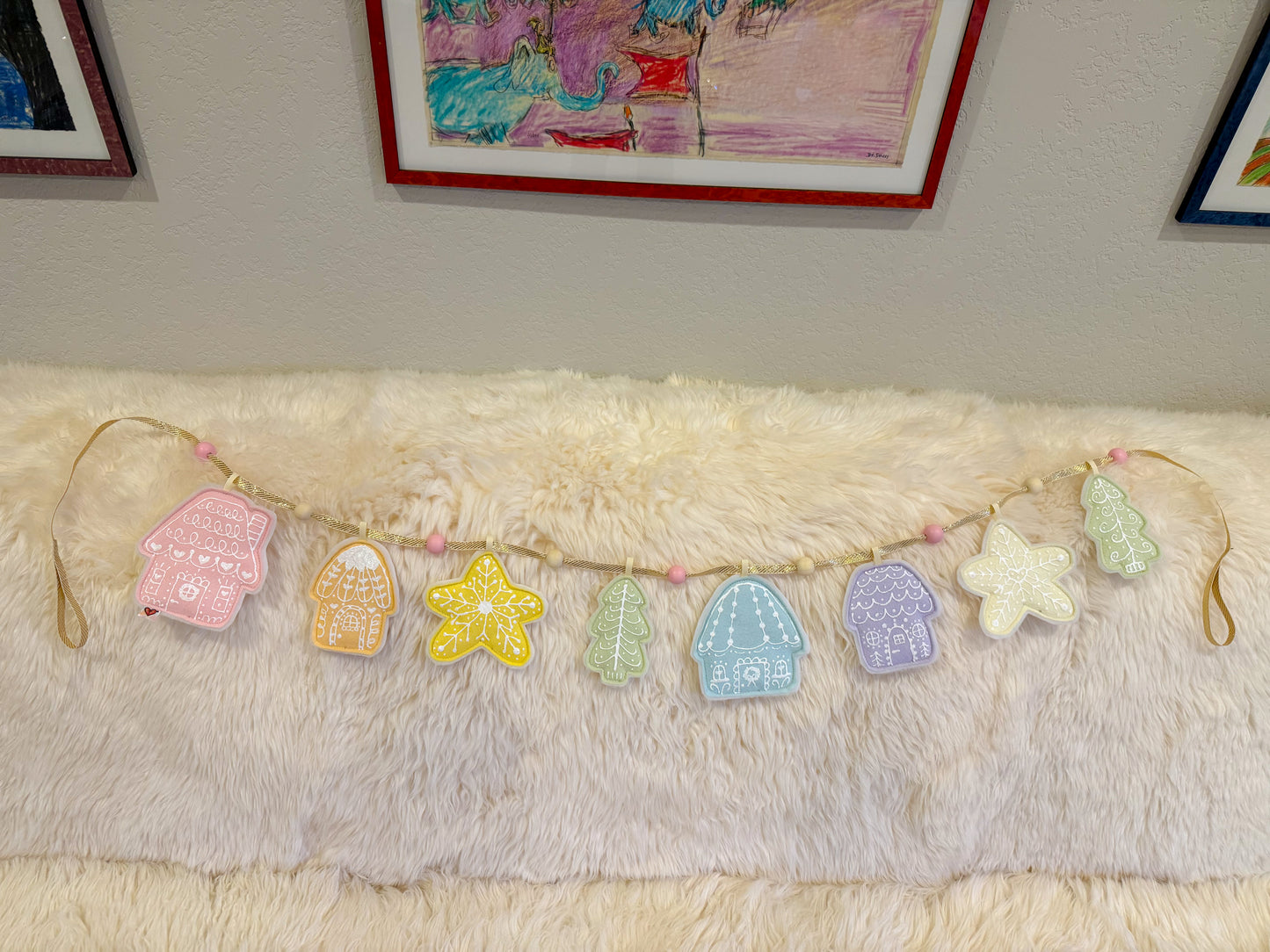 BeanTown Buddies® Pastel Gingerbread Garland