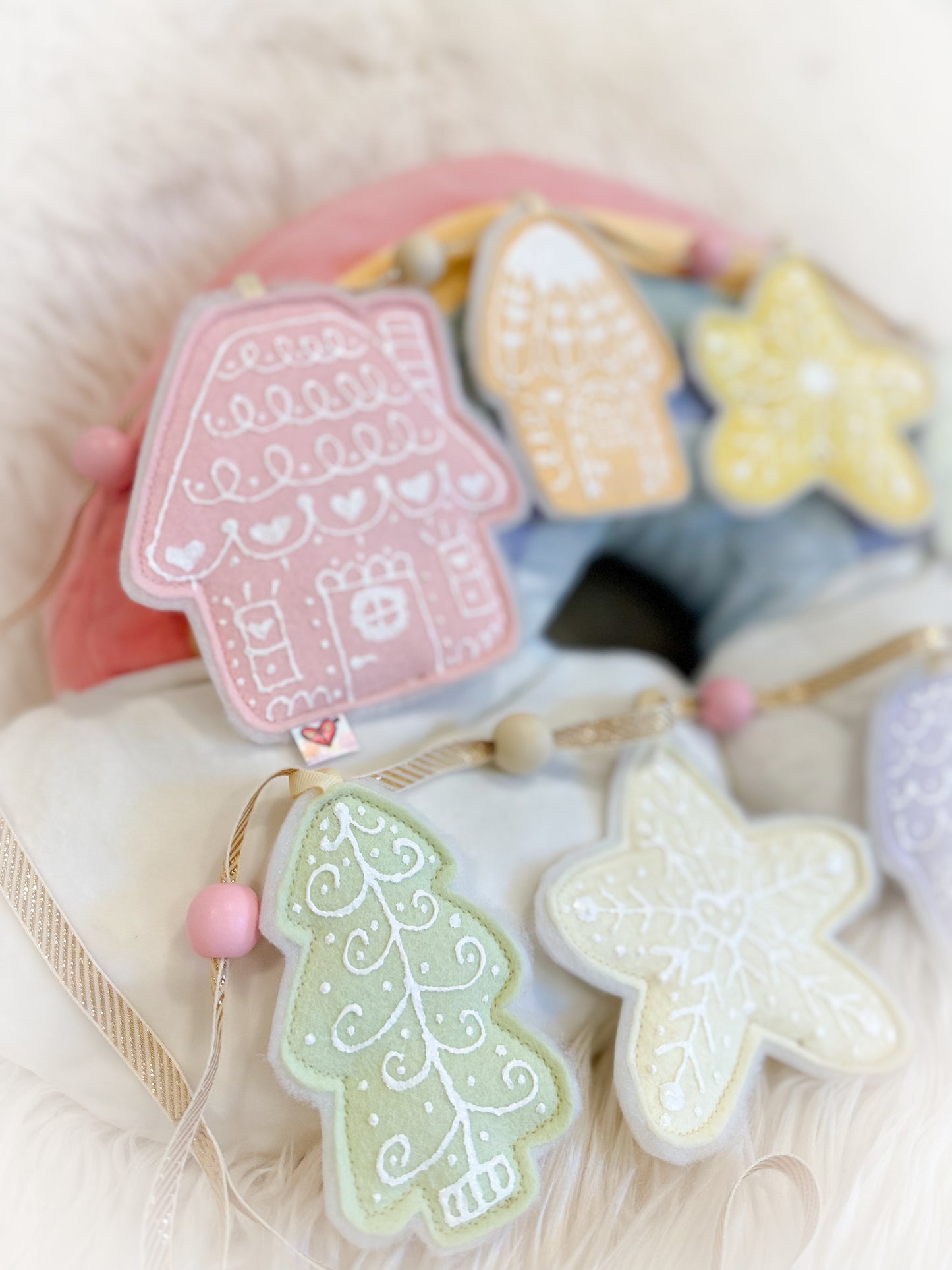 BeanTown Buddies® Pastel Gingerbread Garland