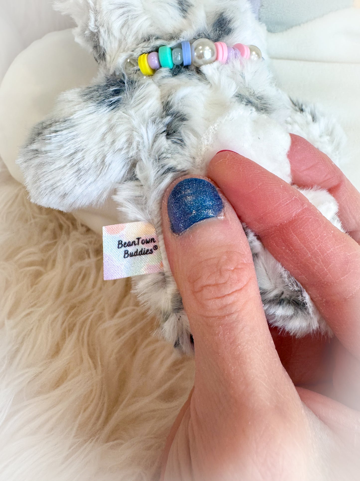 BeanTown Buddies® Pocket Fuzzi Bunni