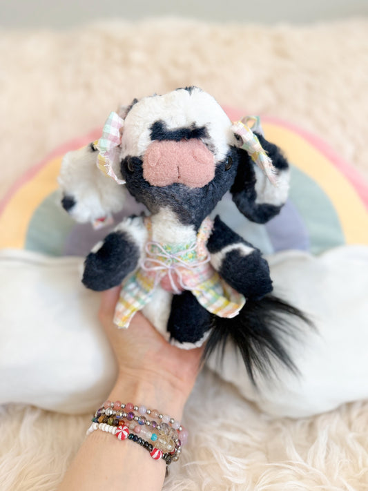 BeanTown Buddies® Medium Moozi Babi Daisi